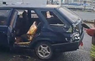 Manisa’da otomobil otobüs ile çarpıştı: 2 yaralı