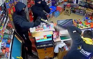 Market sahibine dehşeti yaşatan gaspçıları polis...