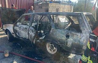 Mersin’de bakım yapılan araç alev alarak yandı