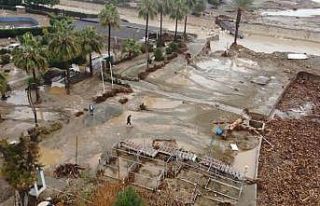 Mersin’de yıkılan köprü ve su basan sitelerin...