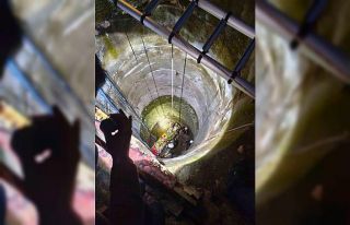 Metrelerce derinlikteki kuyuya düşen genç operasyonla...