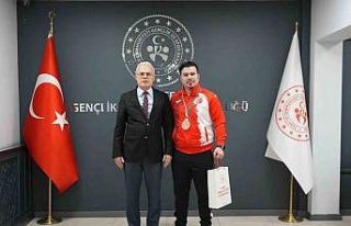 Milli karateci Kıroğlu 2026’da da başarılarını...