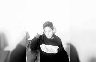 Minibüse arkadan çarpan motosikletteki 2 kişi ağır...