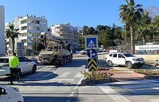 Motosiklet beton kamyonuna çarptı: 1 yaralı