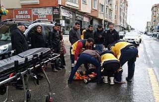 Motosiklet yayaya çarptı: 1 yaralı