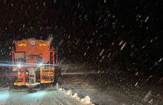 Muğla Büyükşehir ekiplerinin kar mesaisi başladı