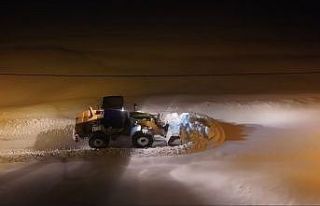 Muş’ta köy yollarında gece mesaisi: Ekipler 7/24...