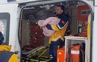 Muş’ta yolcu otobüsü kayarak yoldan çıktı