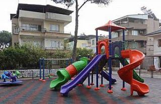 Nazilli Belediyesi çocuk parklarını yeniliyor