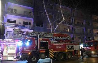 Niğde’de apartman dairesindeki ofiste yangın çıktı