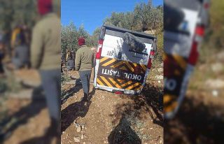 Öğrenci servisi zeytinliğe uçtu: 5 yaralı