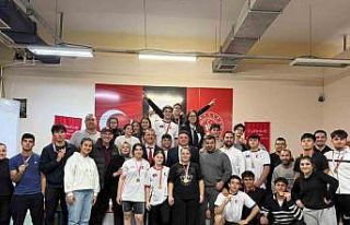 Okul sporları gençler halter müsabakaları tamamlandı