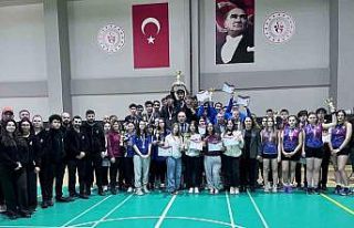 Okul sporları karate ve badminton il birinciliği...