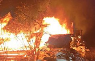 Ordu’da ahşap ev ve samanlıkta yangın