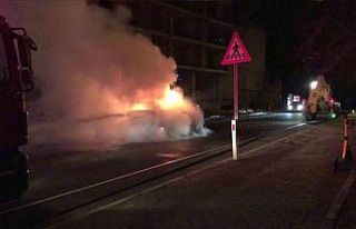 Ordu’da seyir halindeki kamyonet çıkan yangında...