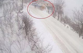 Ordu’da tır, 600 metre uçurumdan yuvarlandı:...