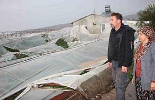 Örtü altı tarımın merkezi Kumluca’da hortumun...