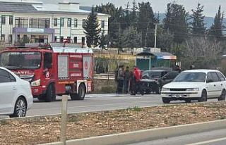 Otomobil alev alev yandı