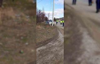 Otomobil mopedle çarpıştı: Anne hayatını kaybetti,...