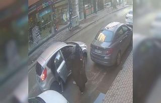 Otomobildeki çocuklar arkadan minibüsün çarpmasıyla...