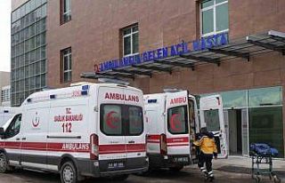 Otomobille çarpışan motosiklet sürücüsü öldü