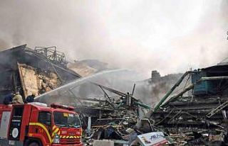 Pakistan’da AVM yangınında can pazarı: Alevlerden...