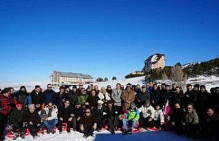 Palandöken’i bu kez gazeteciler şenlendirdi