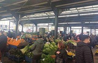 Pazarda zam şampiyonu salatalık