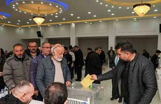 Pınarbaşı Esnaf Odası’nda üyeler Bedir’i...