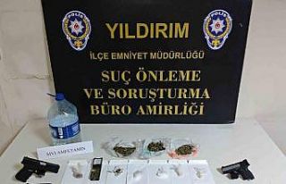 Polis pizzacı kılığına girdi, "Baron abla"...