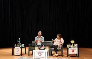 "Ruh Öküzüm" oyunu sanatseverlerden yoğun...