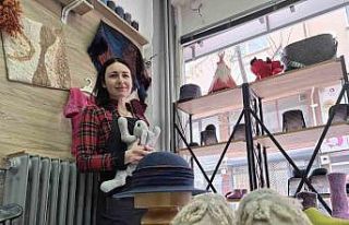 Rusya’da öğrendiği keçe ustalığını Eskişehir’de...