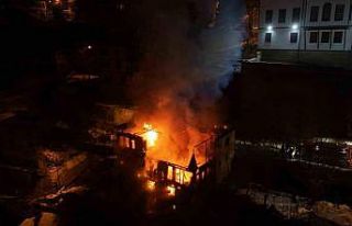 Safranbolu’da 200 yılık tarihi konak alevlere...