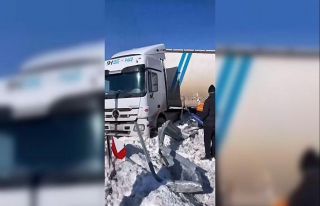 Sahara Geçidi’nde buzlanma kazaya neden oldu