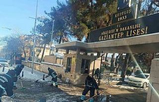 Şahinbey Belediyesi okul etraflarını ve yollarını...