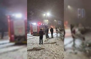 Samsun’da karlı yokuşta cip alev aldı