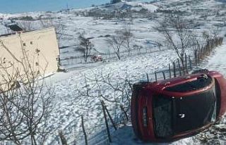 Samsun’da otomobil tarlaya yuvarlandı: 3 yaralı