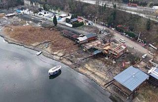 Sapanca Gölü’ndeki kaçak yapılar için ekipler...