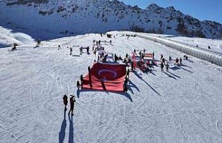 Sarıkamış şehitleri Erciyes’te anıldı