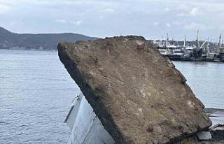 Sarıyer’deki şiddetli fırtına deniz fenerini...