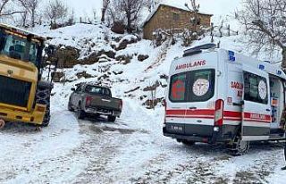 Sason’da ekiplerin zorlu kış mesaisi