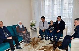 Şehit ailelerine anlamlı ziyaret