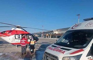 Şemdinli’de sıcak su yanığı olan bebek helikopter...