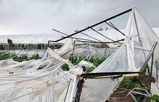 Seydikemer’de hortumun vurduğu seralarda hasar...