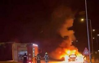 Seyir halindeki otomobil alev topuna döndü: Aracının...