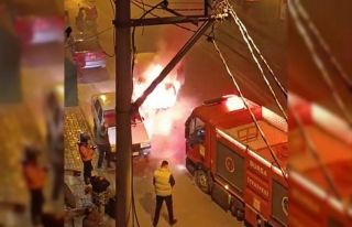 Seyir halindeki otomobil küle döndü