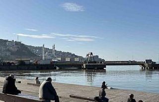 Sıcak havayı görenler sahile koştu