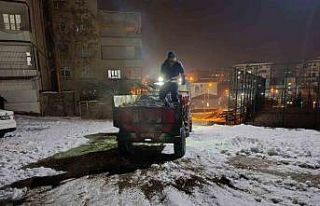Siirt’te kar küreme ve tuzlama çalışmaları...