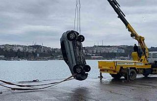 Şile Limanı’nda otomobil denize uçtu: Sürücü...