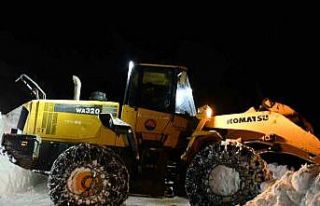 Şırnak’ta kar esareti: Açılan yollar tekrar...